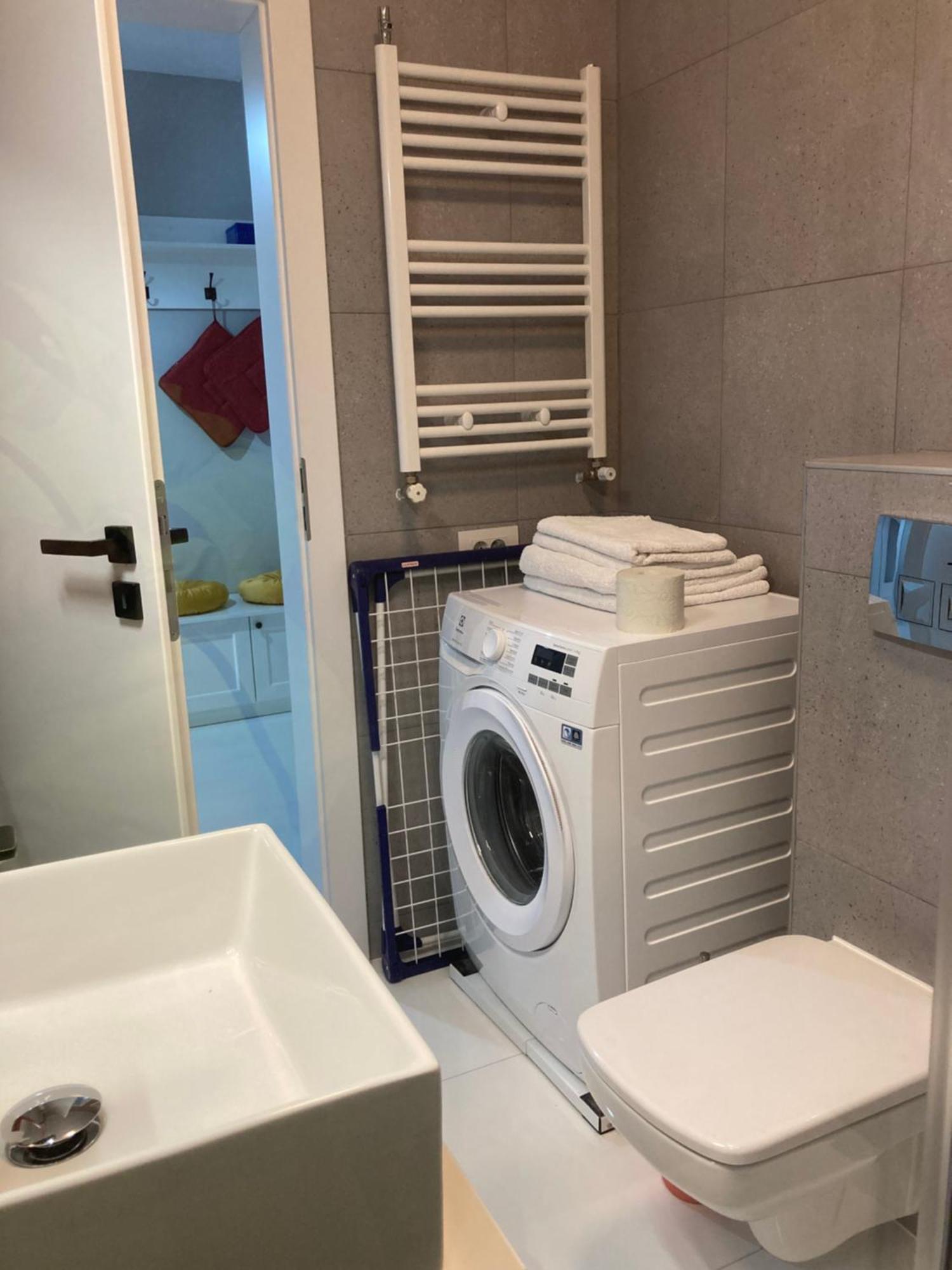 Apartamentul Max, Practic Si Confortabil Oradea Buitenkant foto